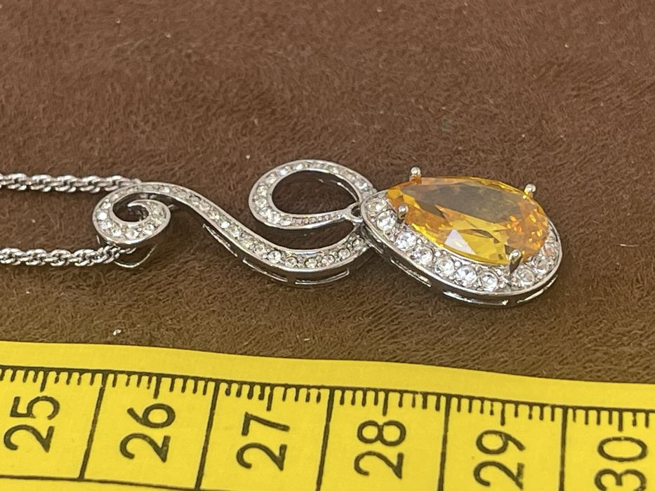 Stary Naszyjnik z Kryształami z Prl