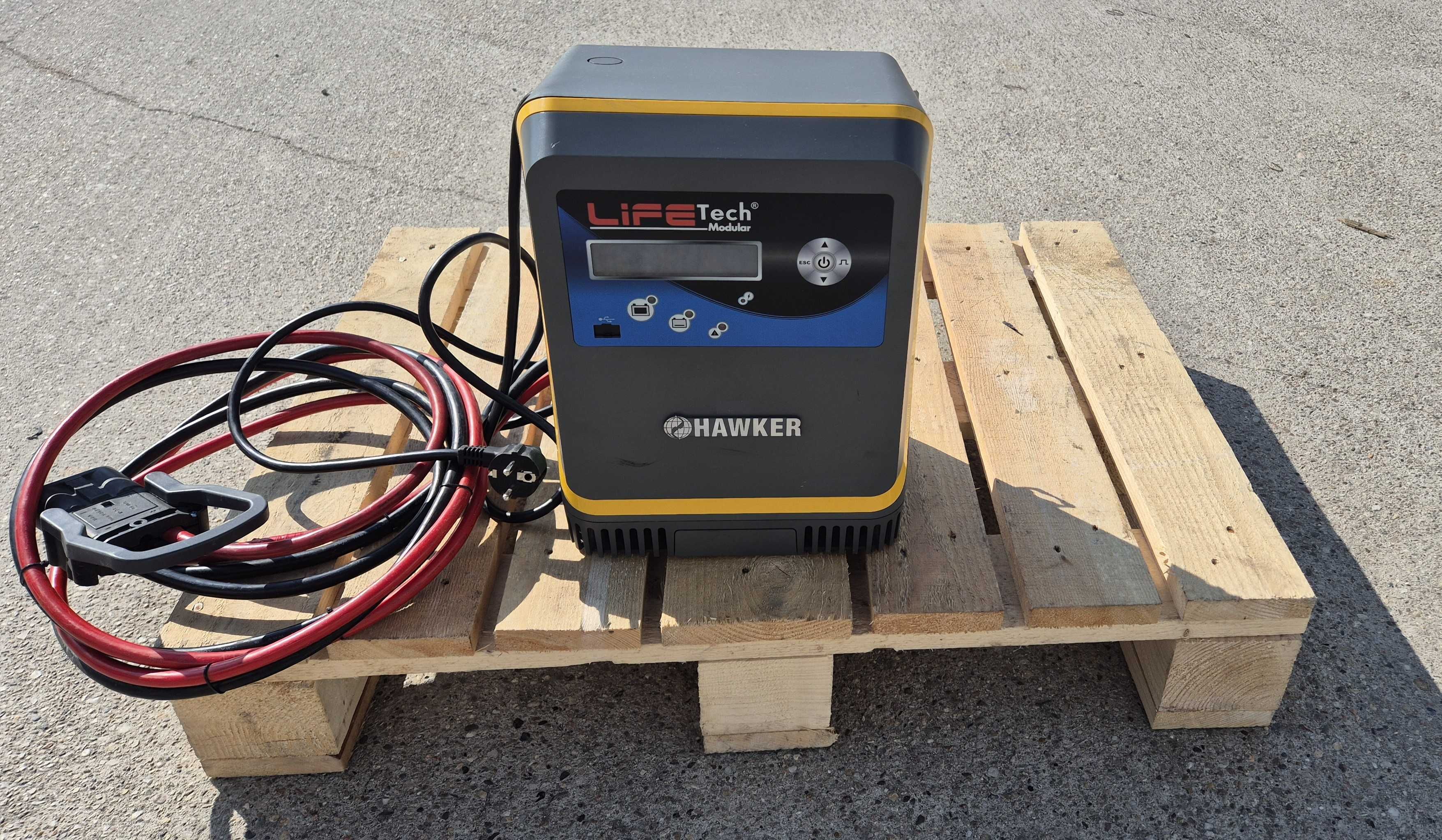 Prostownik 24V 70A HAWKER LIFE Tech Modular