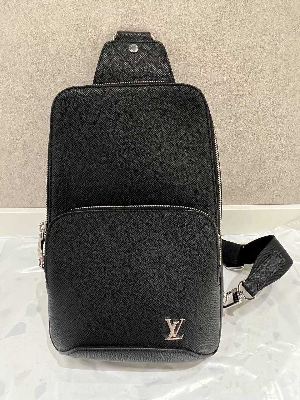 Мужская оригинальная сумка от Louis Vuitton AVENUE SLING Taiga