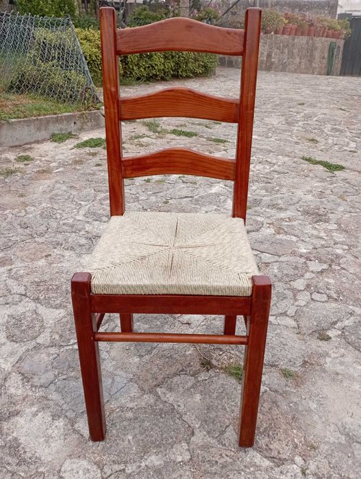 Cadeiras de madeira