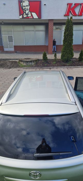 Toyota Avensis 2005 rok