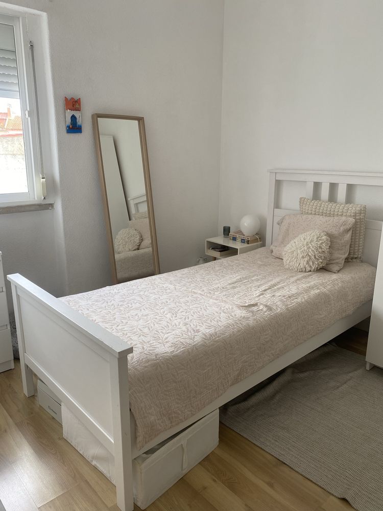 Cama solteiro com colchão
