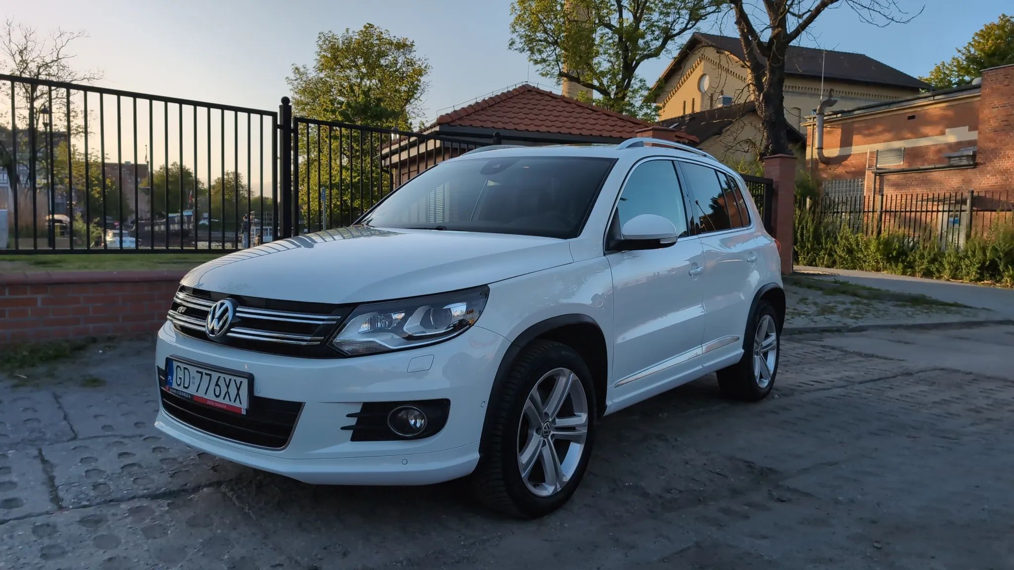 Volkswagen Tiguan VW TIGUAN 1.4 TSI Sport&Style DSG - R Line