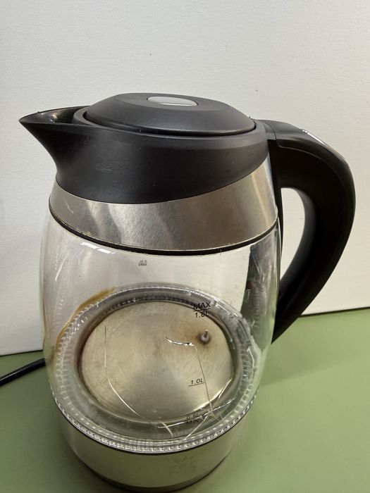 Электрочайник 1.8 л. С терморегулятором,подсаеткой и подогревом