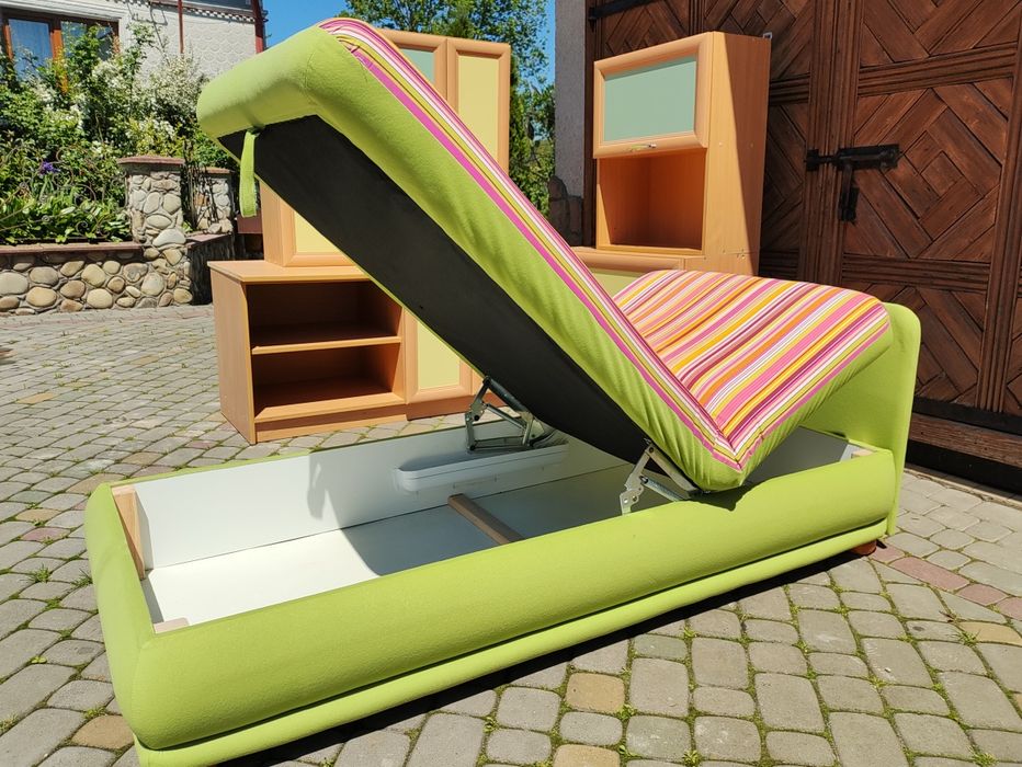 Набір меблів для дитячої