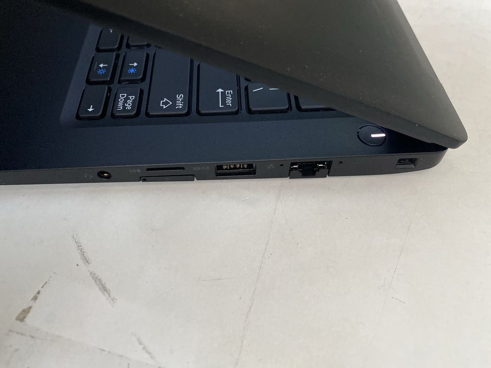 Ультрабук 13.3" DELL Latitude 7390 FHD IPS сенсорний i5-8350U Win 11