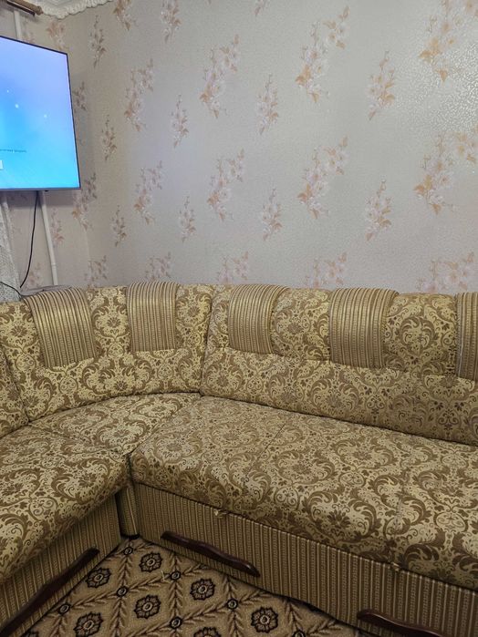 Продам б/в диван, самовивіз