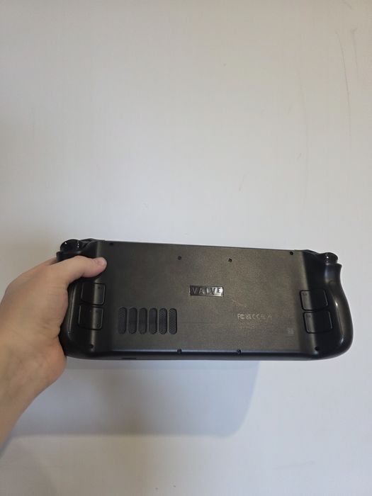 Steam Deck 512GB LCD — идеальное состояние, полный комплект