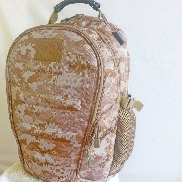 Рюкзак камуфляжний піксель 2 відділення 35 літрів USB та mini Jack 3,5