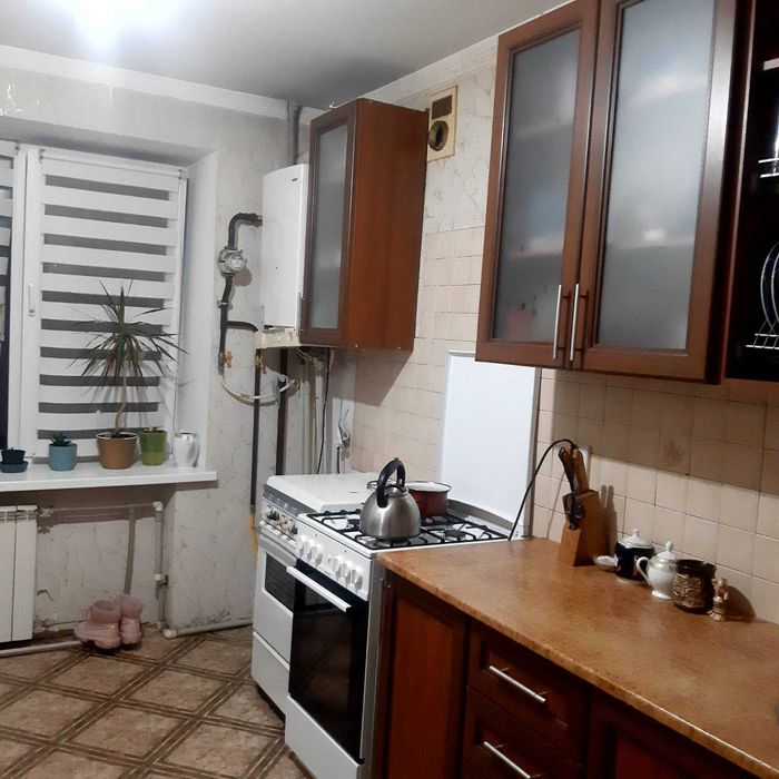 Продается 3-х, комнатная квартира в Обухове, р-н "Автошкола"