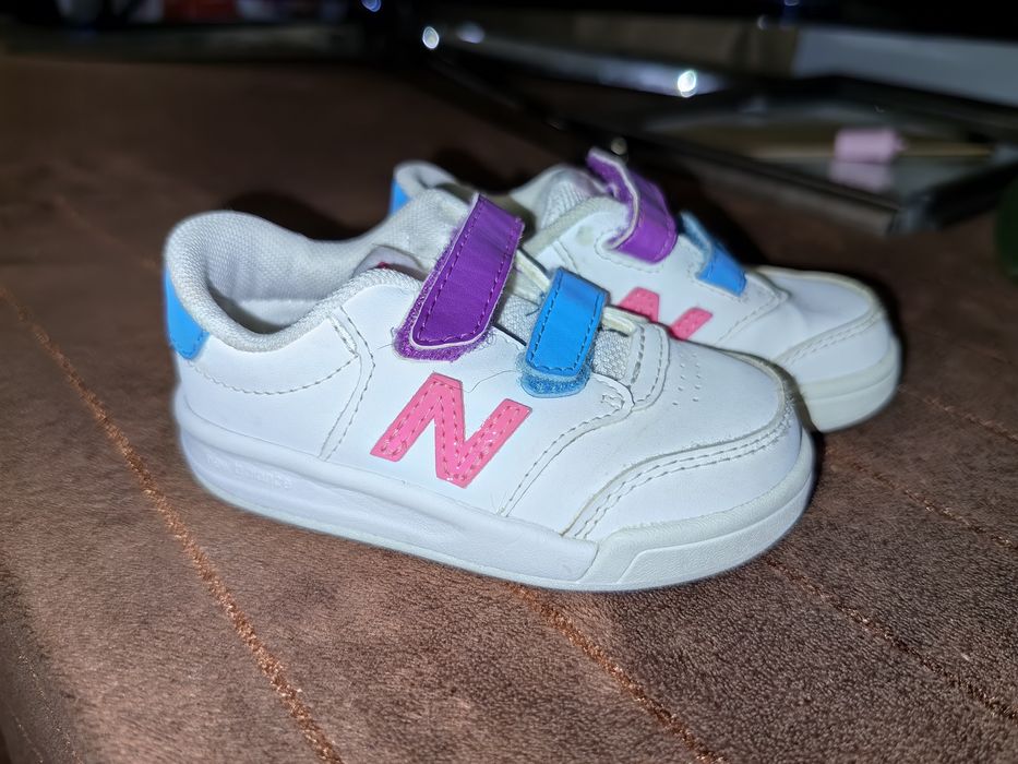 New Balance. r 22.5