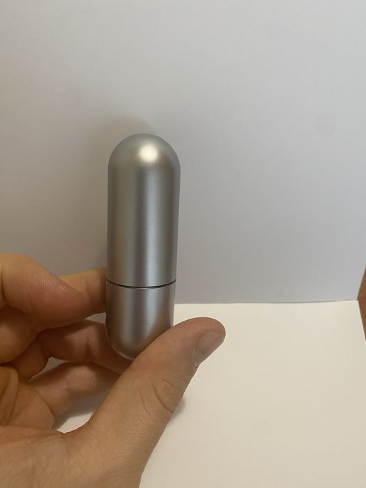 Szminka Bubbly - R.E.M. Beauty jak nowa