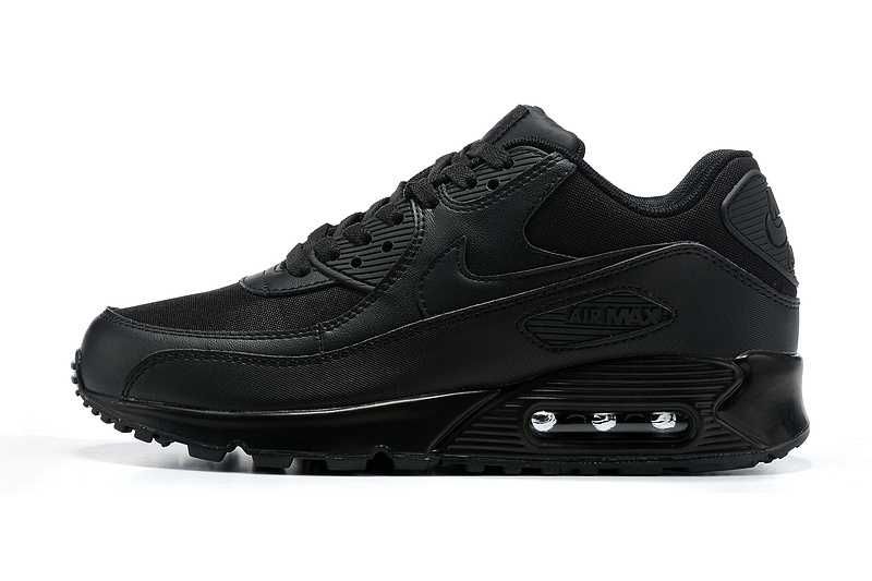 Nike Air Max 90
Triple Black