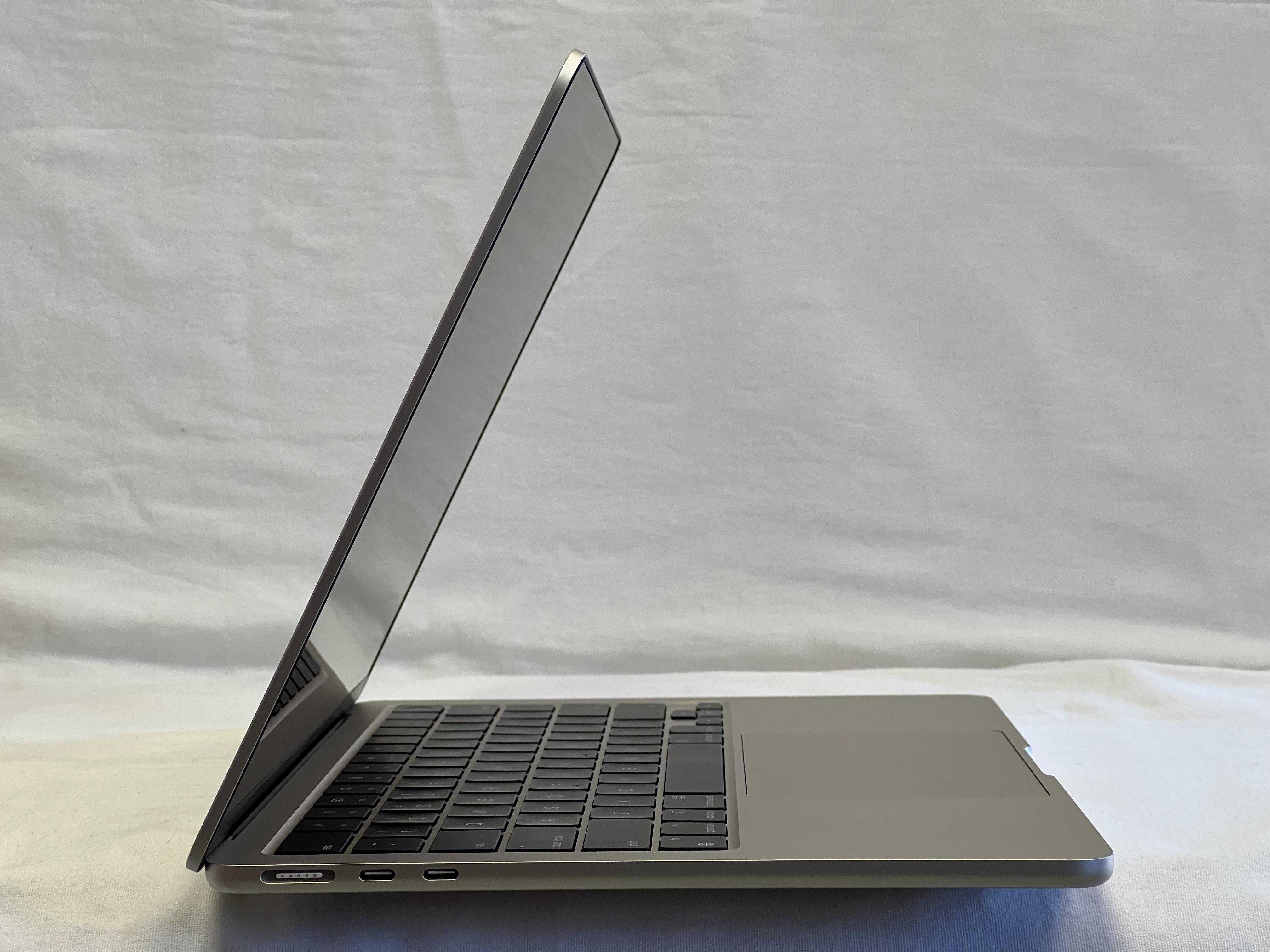 MacBook Air M2 13.6’ 2022р. 8/256Gb , Starlight