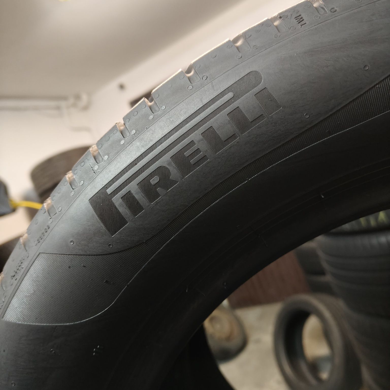 225/55/17 XL Sprzedam parę opon letnich Goodyear