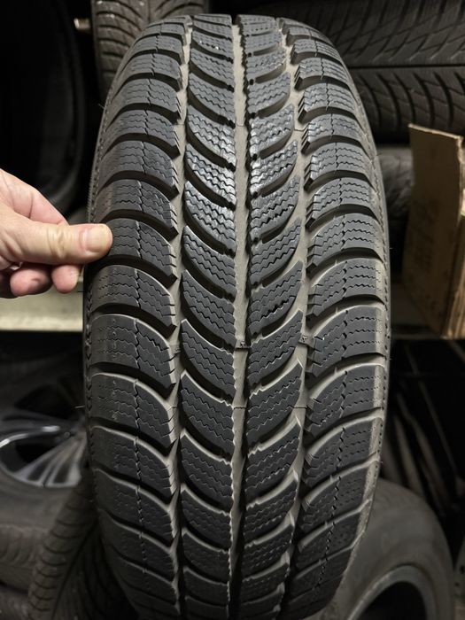 Komplet opon zimowych Dębica Frigo 2 195/65 R15 - 8mm jak NOWE