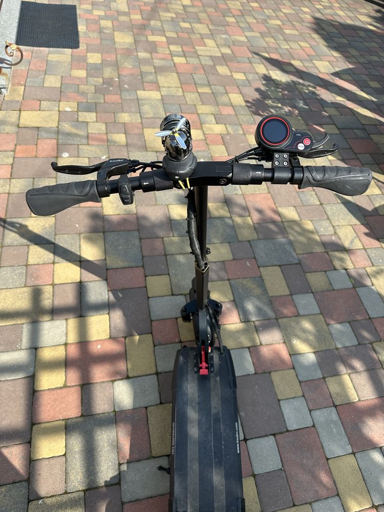 Електросамокат Kaabo Skywalker 10h ECO800