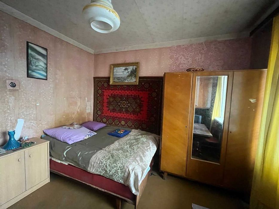 Здаємо 2-х кім. квартиру  біля метро Вирлиця. Вільна. Терміново!