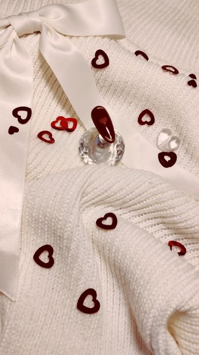 Serduszkowe press on nails, czerwone tipsy, sztuczne paznokcie serca