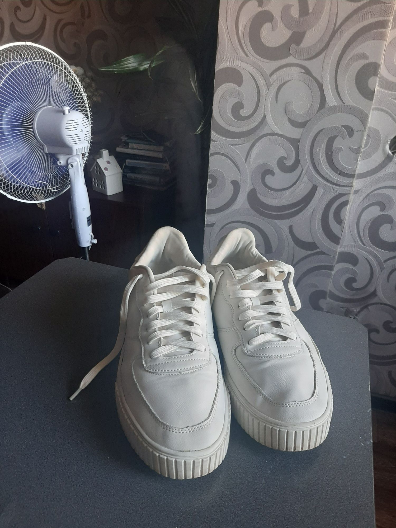 Кросовки Кеды Zara 
Кеды Nike
Кеды женские Ni