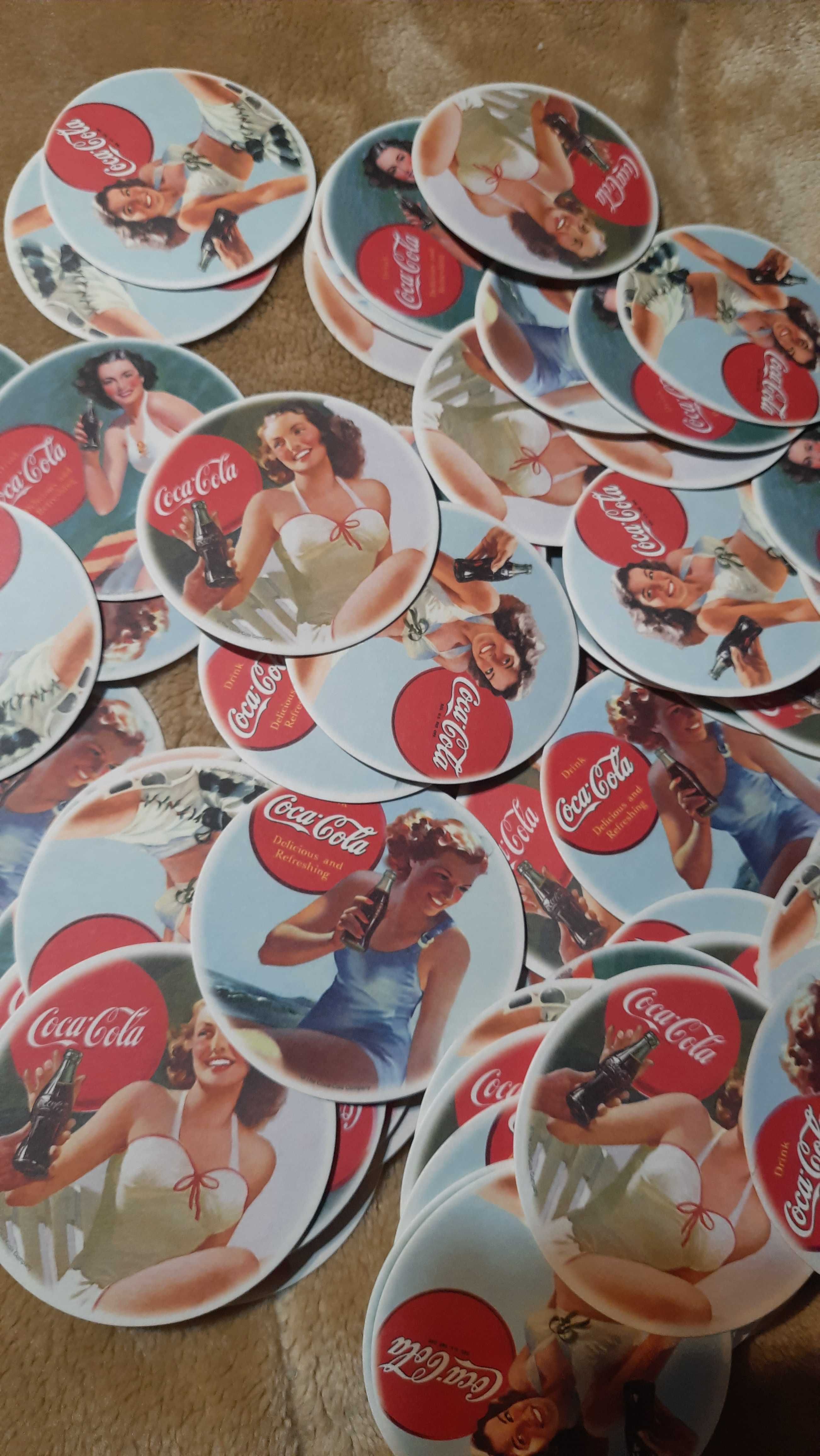 Kolekcjonerska puszka Coca Cola z podkładkami pod szklankę