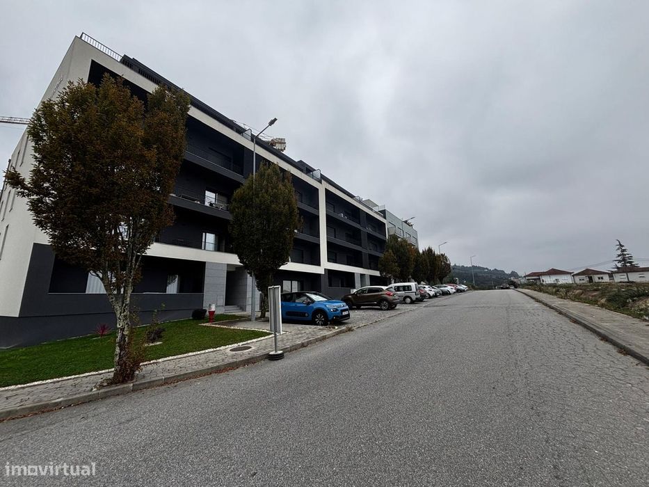 Apartamento T3 Novo Lugar da Trofa Felgueiras.