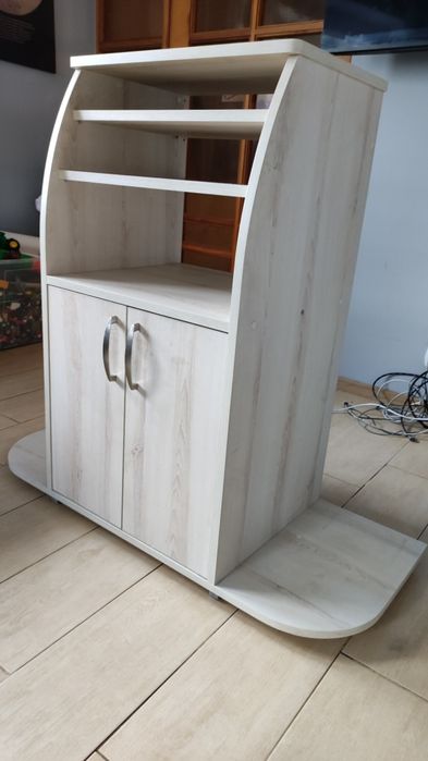 Szafka RTV z półkami na głośniki