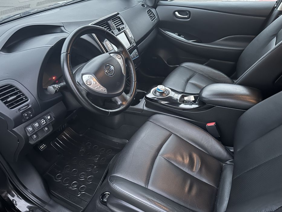 Продам Nissan Leaf