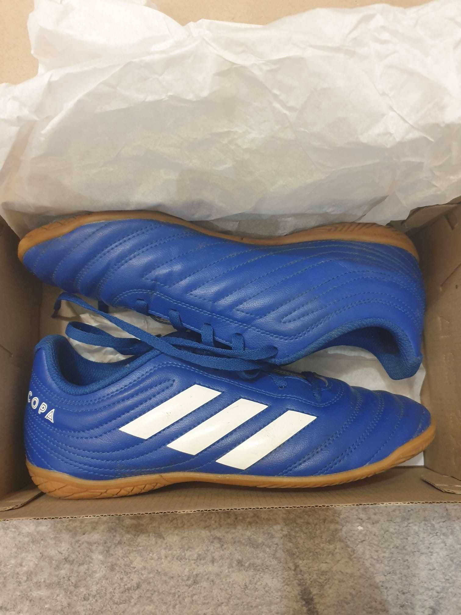 Buty piłkarskie adidas halówki
