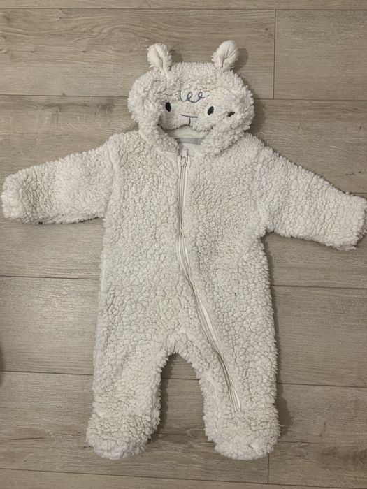 M&S Marks & Spencer kombinezon baranek miś  rozm 0-3 miesiące 62 cm hm