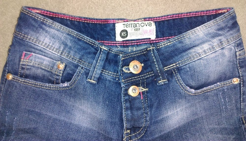 Krótkie jeansowe spodenki Terranova