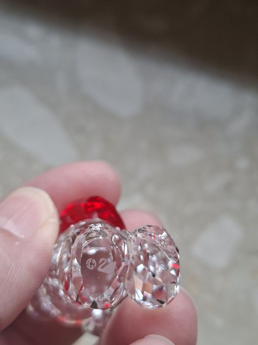 Kryształowy miś Kris Swarovski z czerwonym sercem "A Heart For You”