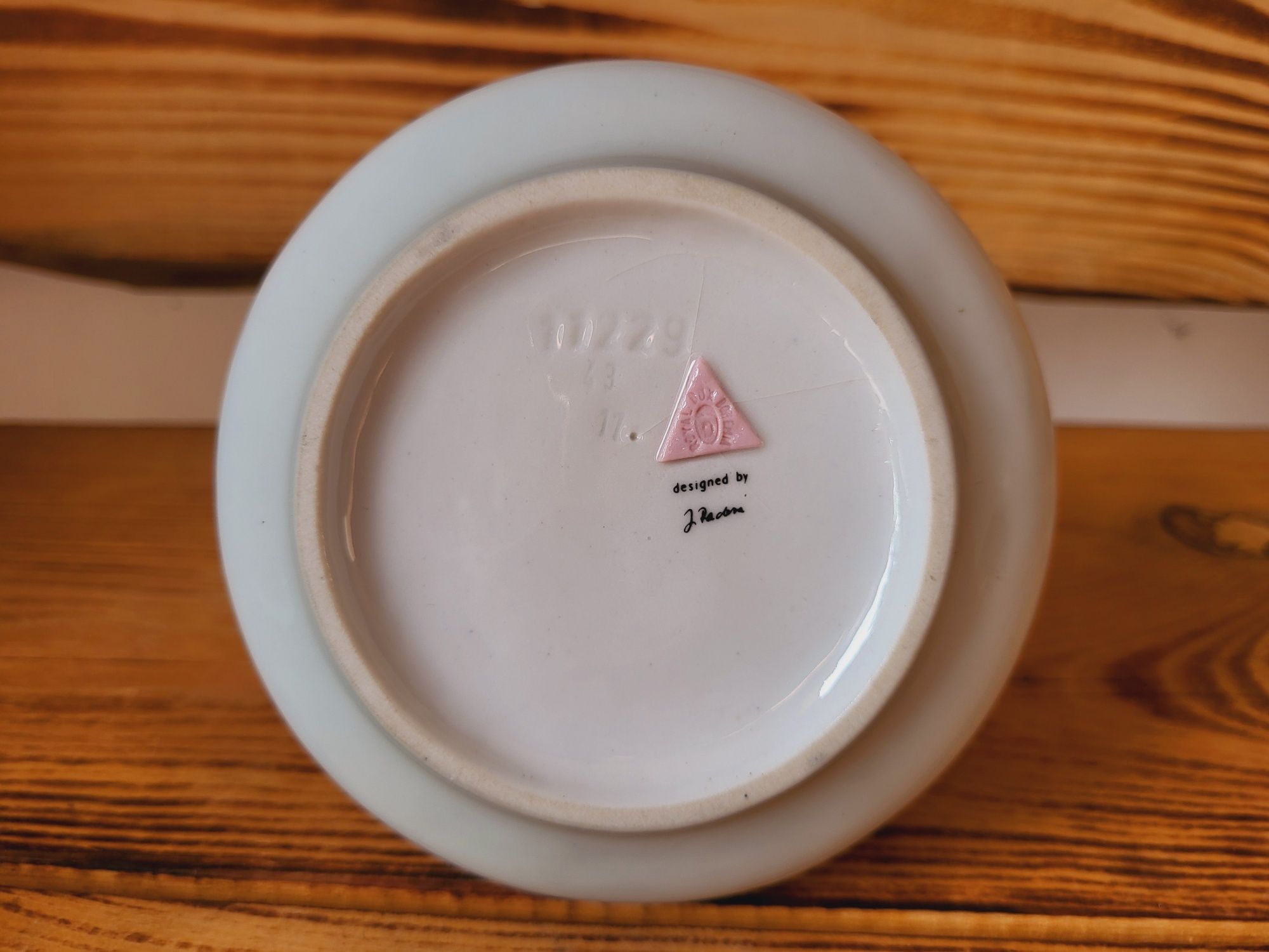 Porcelanowy wazon Royal Dux sygnowany