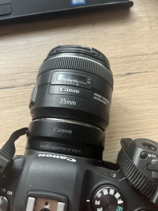 Obiektyw Canon EF 35 mm 2.0 z adapterem