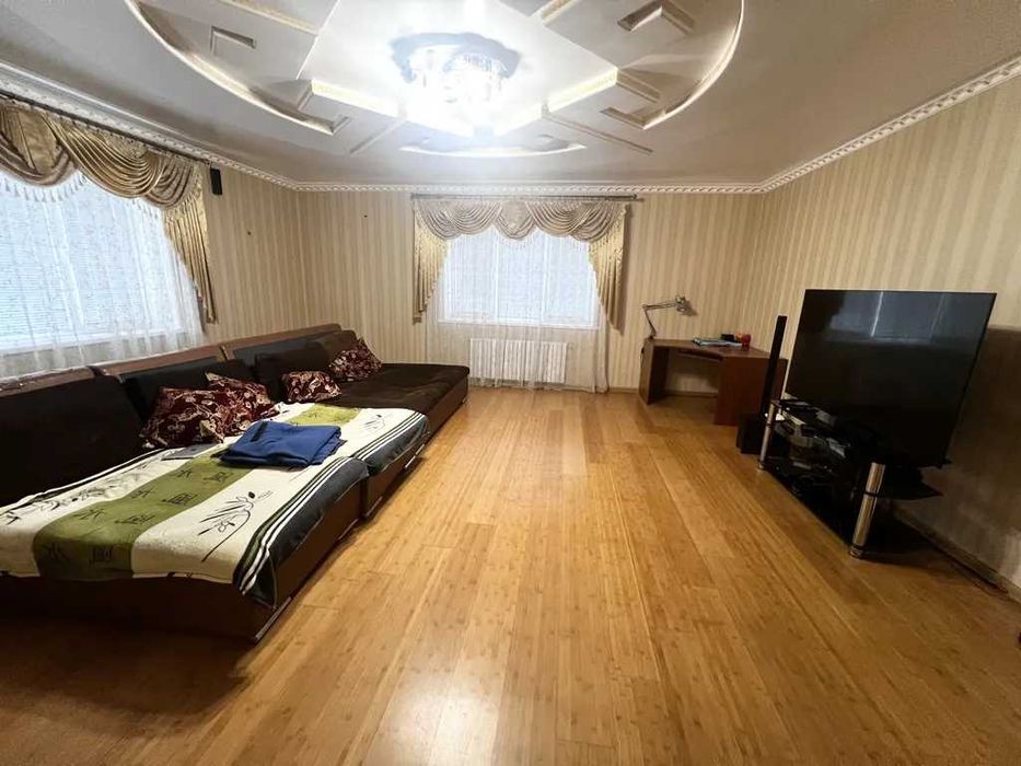 Продам 2 этажный дом в Березановке на левом берегу