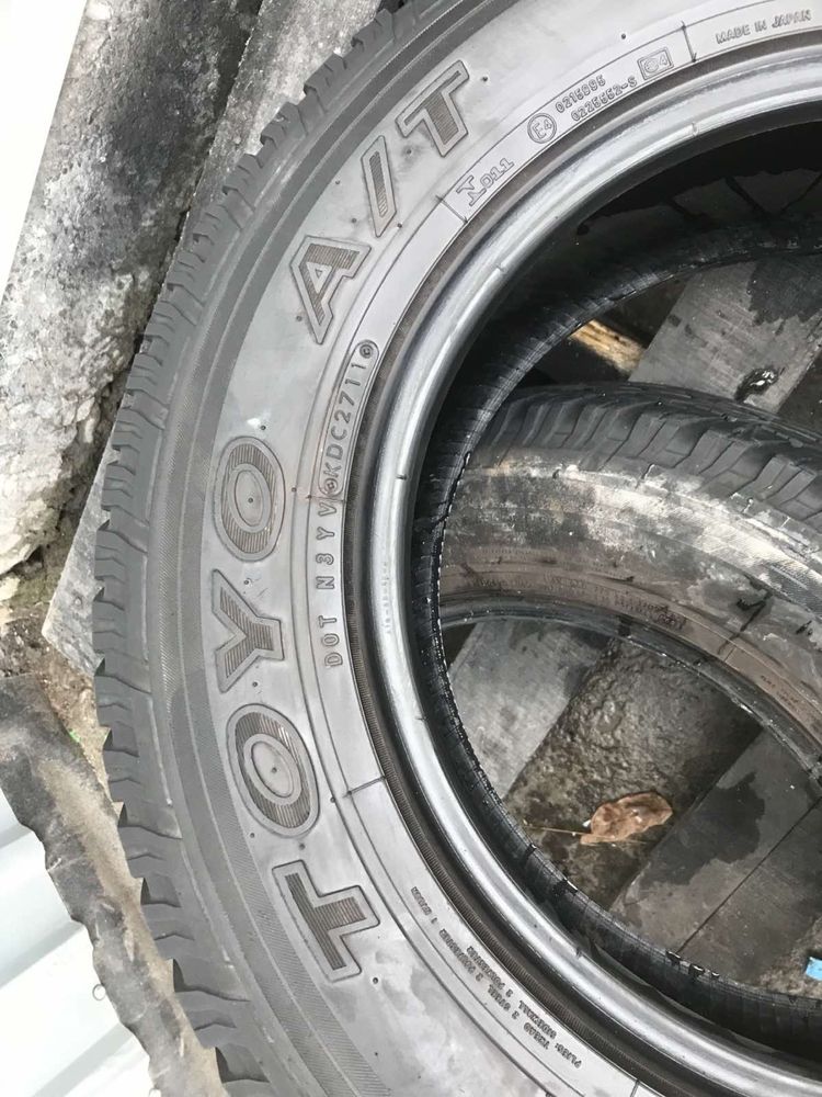 Toyo 215/70r16 пара резина шини б/у склад ооигінал болото