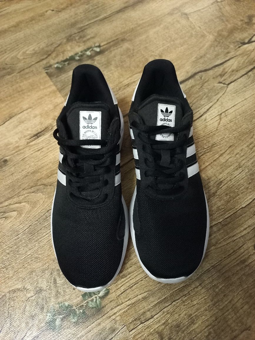 Кросівки Adidas 38р в см 24.5 уні