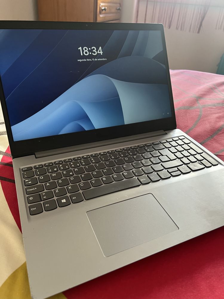 computador portátil lenovo IdeaPad S145-15API
