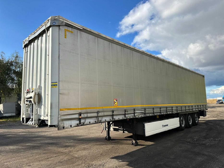 Naczepę firankę KRONE 2020.