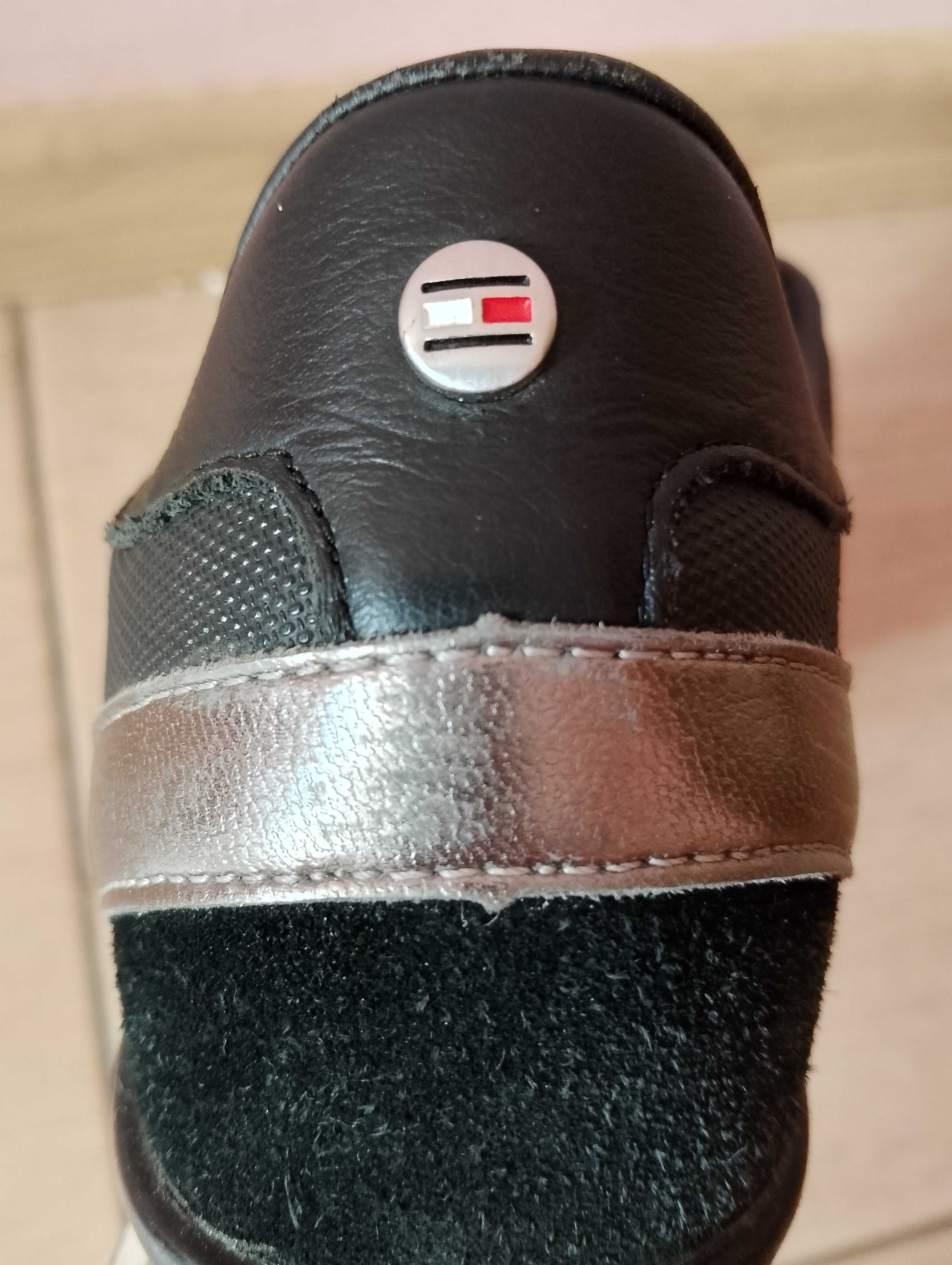 TOMMY HILFIGER. Adidasy damskie.