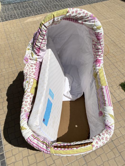 Berço de Verga com rodas feito artezanalmente