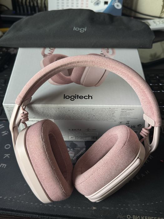 Logitech навушники (рожеві) — стан нових, повний комплект