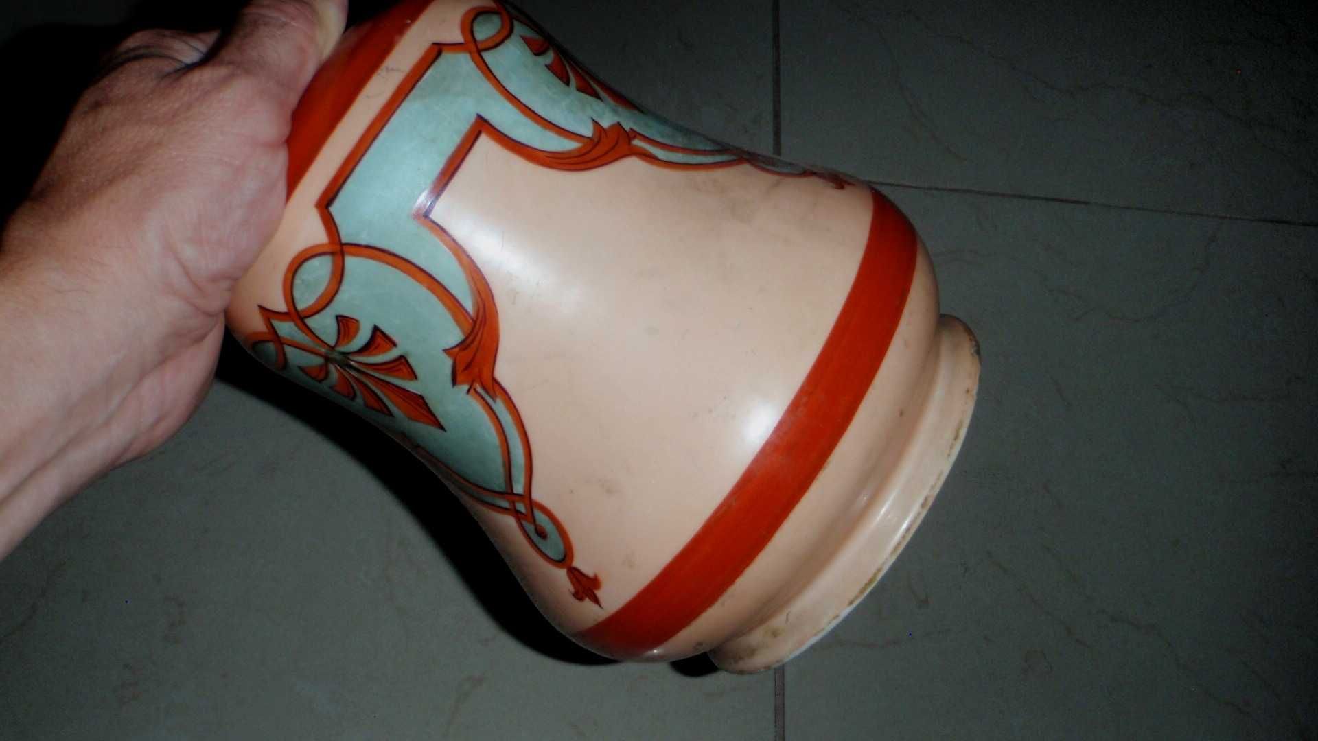 Secesja - korpus lampy naftowej z lat 1900 - 1920 .