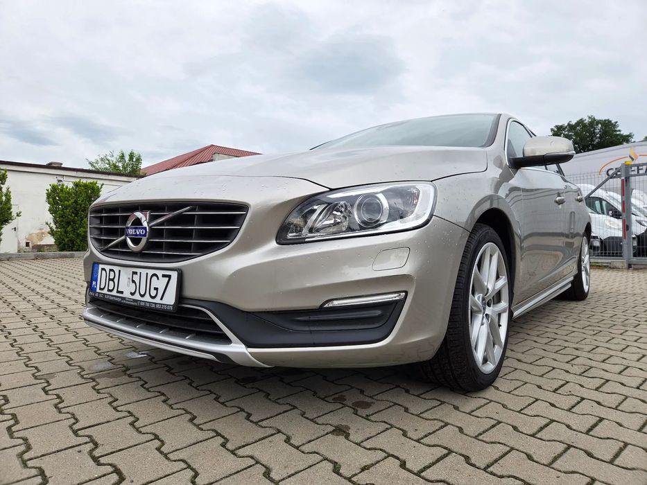 Volvo V60 2.0/150KM/Xenon/Navi/Tempomat/PDC/NowyRozrząd2xKplKół