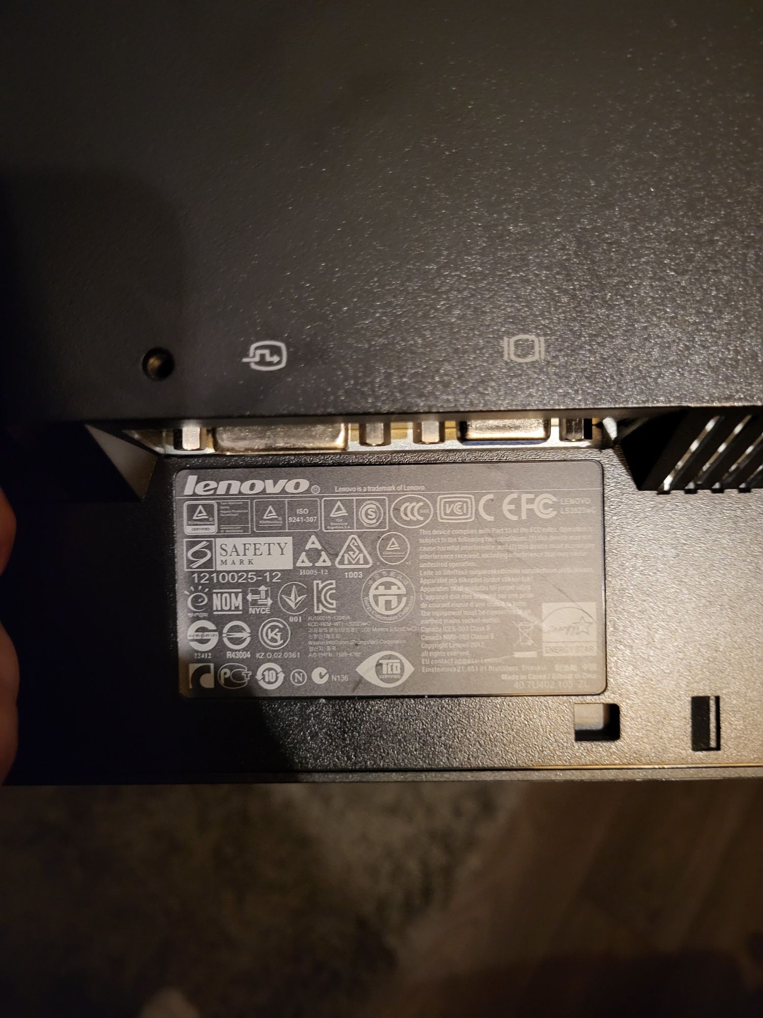 Monitory Lenovo 19cali - 2 sztuki