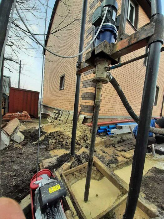 Пошук та буріння свердловин будь-якої складності / Бурение скважин