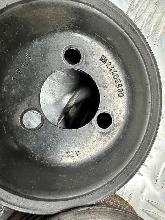 Шкив помпи охлаждения opel astra h  zafira b 1.6 1.8 z16xer 24405900