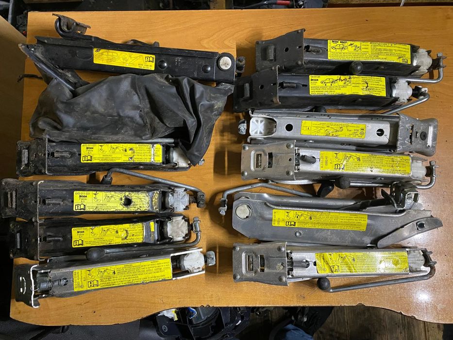 LEWAREK PODNOŚNIK VW VOLKSWAGEN AUDI SKODA SEAT