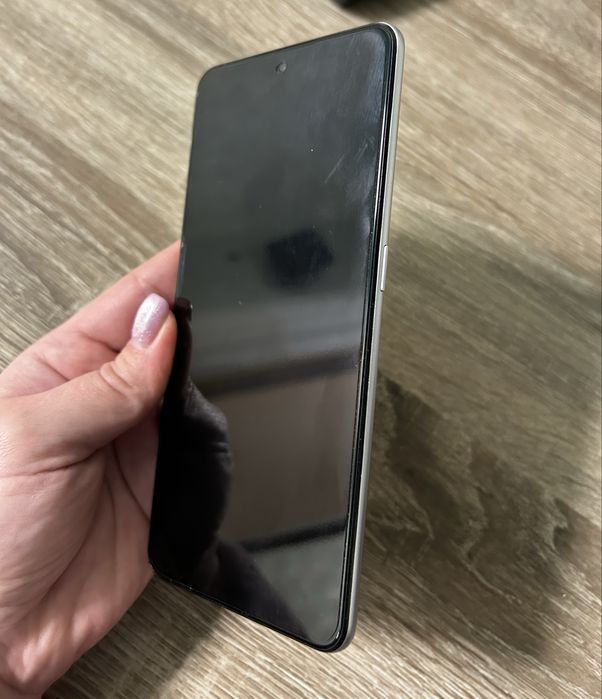 Продам смартфон Realme gt neo 5 240w