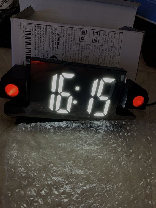 Relógio Despertador De Projeção Multifuncional Com Espelho